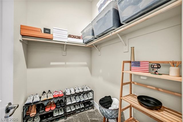 140 Royal Cascade Avenue, Henderson, NV 89011