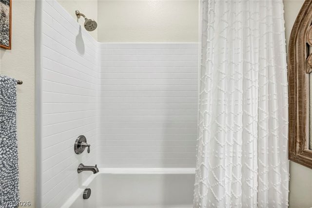 140 Royal Cascade Avenue, Henderson, NV 89011