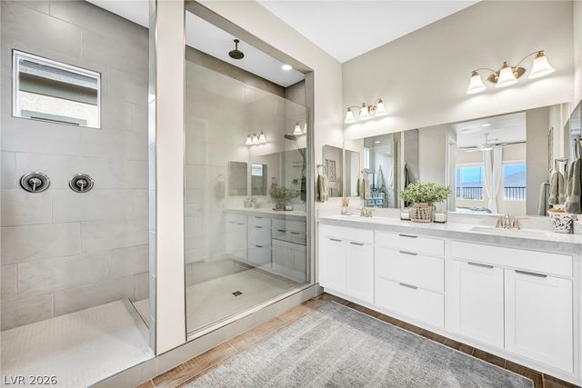 140 Royal Cascade Avenue, Henderson, NV 89011