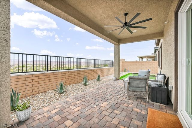 140 Royal Cascade Avenue, Henderson, NV 89011