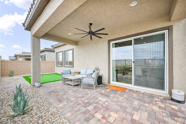 140 Royal Cascade Avenue, Henderson, NV 89011