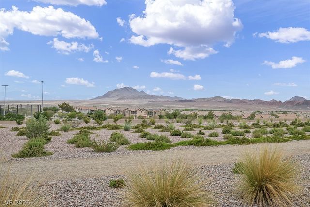 140 Royal Cascade Avenue, Henderson, NV 89011