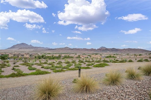 140 Royal Cascade Avenue, Henderson, NV 89011