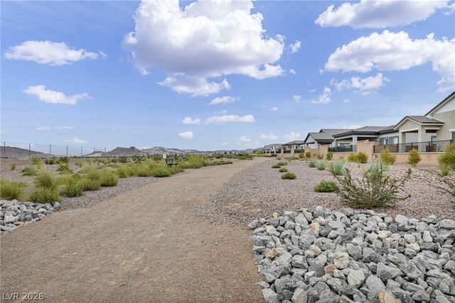 140 Royal Cascade Avenue, Henderson, NV 89011