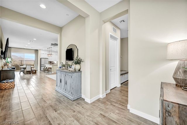 140 Royal Cascade Avenue, Henderson, NV 89011