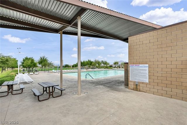 140 Royal Cascade Avenue, Henderson, NV 89011
