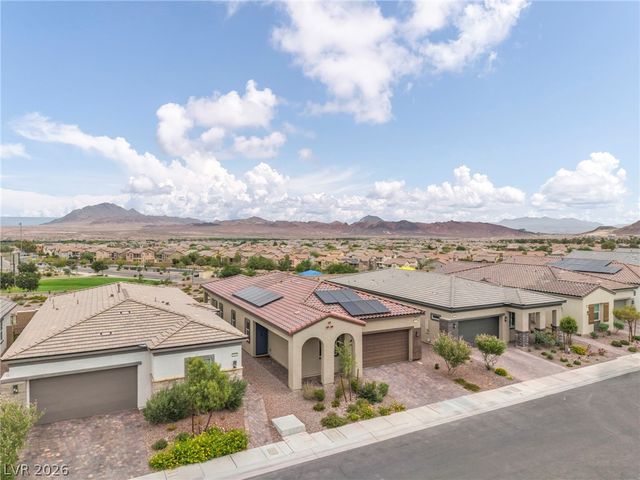140 Royal Cascade Avenue, Henderson, NV 89011
