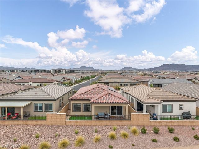 140 Royal Cascade Avenue, Henderson, NV 89011