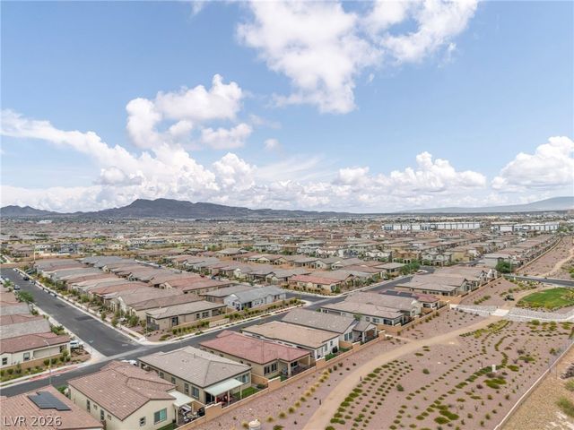 140 Royal Cascade Avenue, Henderson, NV 89011