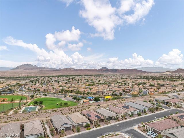 140 Royal Cascade Avenue, Henderson, NV 89011