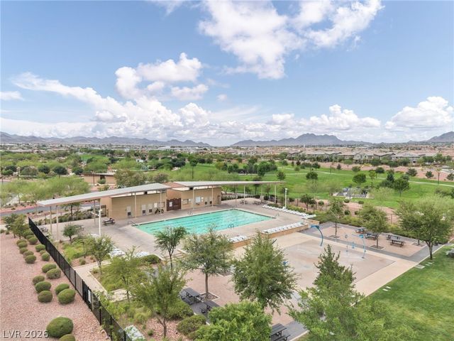 140 Royal Cascade Avenue, Henderson, NV 89011