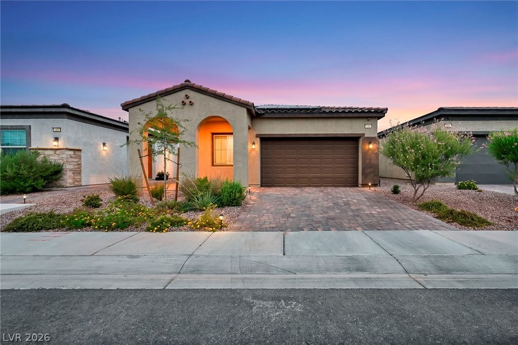 140 Royal Cascade Avenue, Henderson, NV 89011