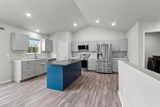 843 RED HAWK DRIVE, Pulaski, WI 54162