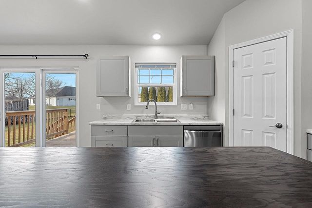 843 RED HAWK DRIVE, Pulaski, WI 54162