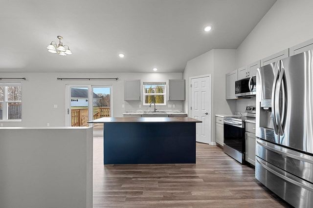 843 RED HAWK DRIVE, Pulaski, WI 54162