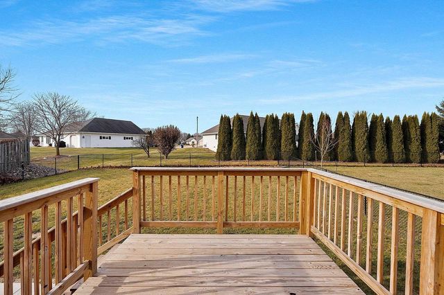 843 RED HAWK DRIVE, Pulaski, WI 54162