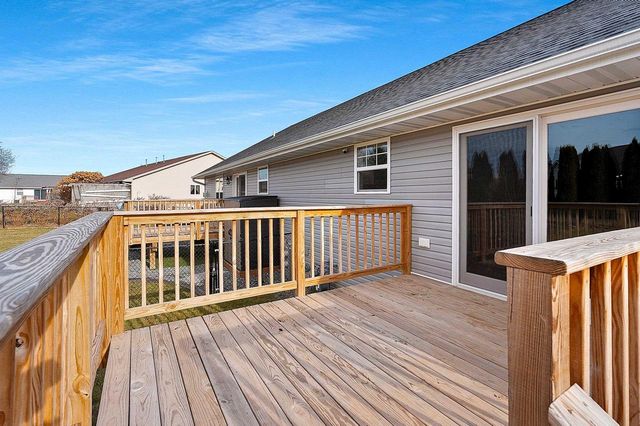 843 RED HAWK DRIVE, Pulaski, WI 54162