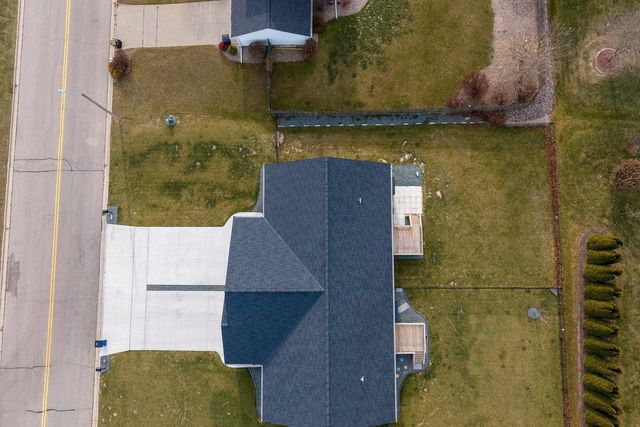 843 RED HAWK DRIVE, Pulaski, WI 54162