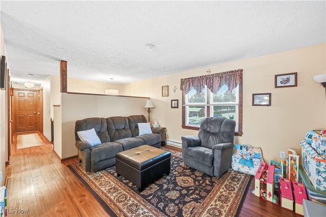 1881 Cliff Drive, Salem, OH 44460