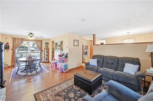 1881 Cliff Drive, Salem, OH 44460