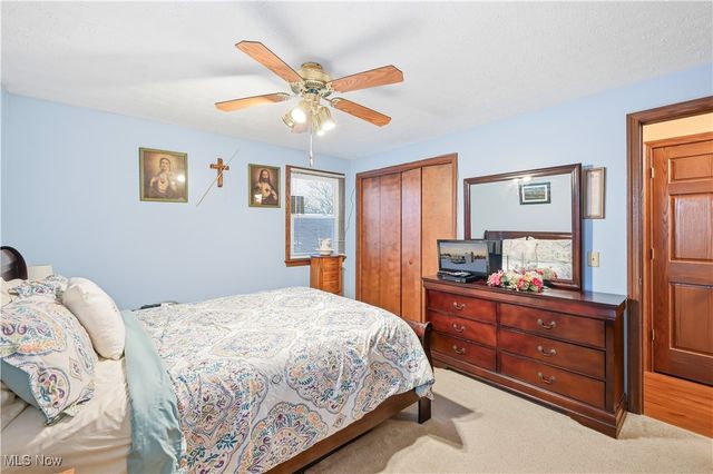 1881 Cliff Drive, Salem, OH 44460