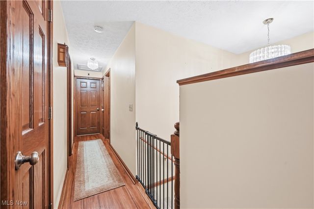 1881 Cliff Drive, Salem, OH 44460