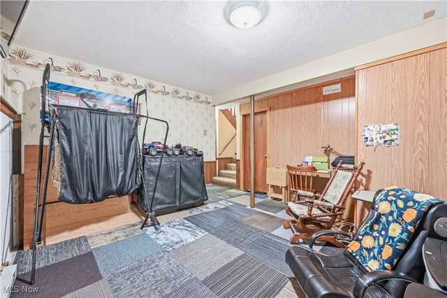 1881 Cliff Drive, Salem, OH 44460