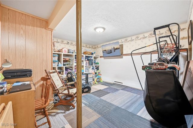 1881 Cliff Drive, Salem, OH 44460