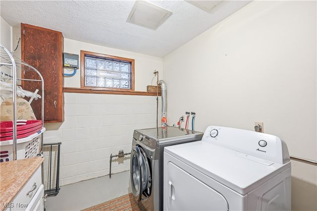 1881 Cliff Drive, Salem, OH 44460