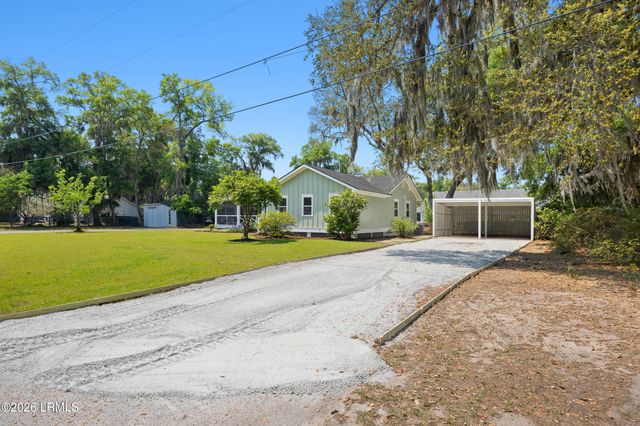 1613 Madrid Avenue, Port Royal, SC 29935