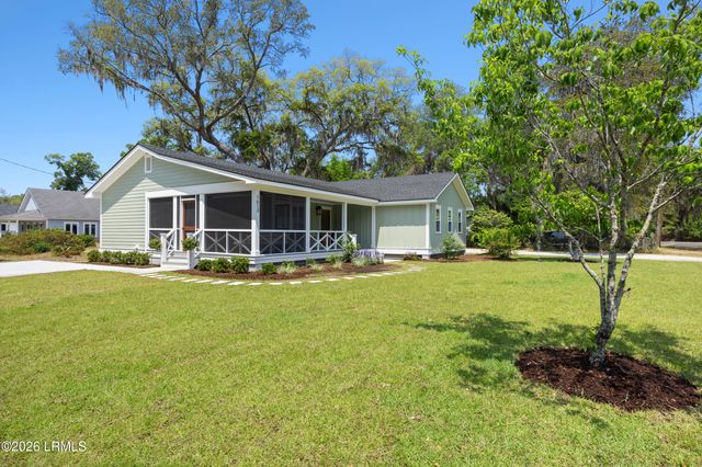 1613 Madrid Avenue, Port Royal, SC 29935