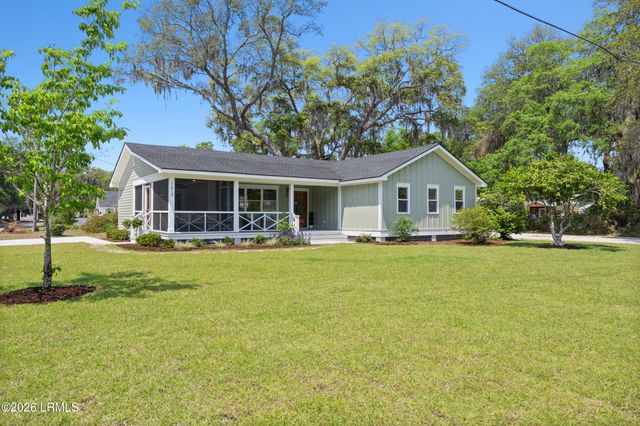 1613 Madrid Avenue, Port Royal, SC 29935