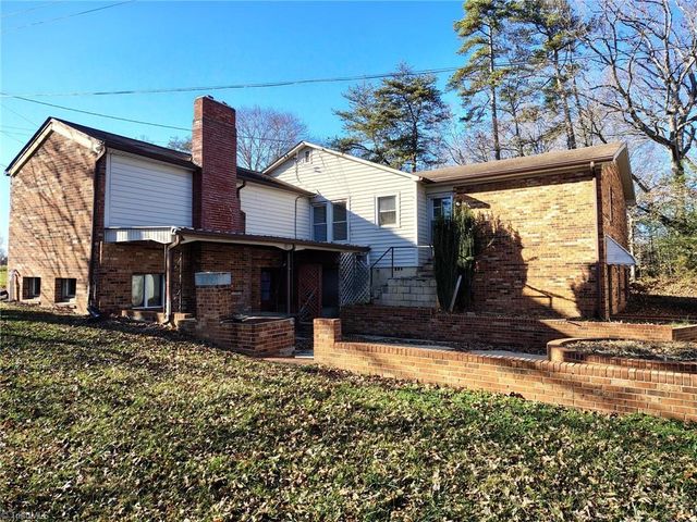 110 Walden Lane, Ararat, NC 27007