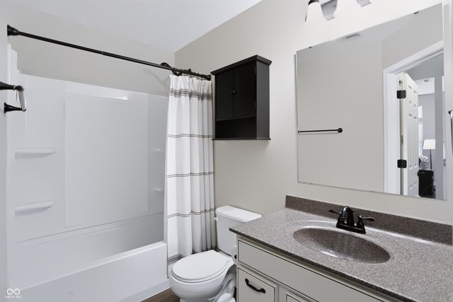 17207 Falkland Drive, Westfield, IN 46074