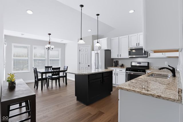 17207 Falkland Drive, Westfield, IN 46074