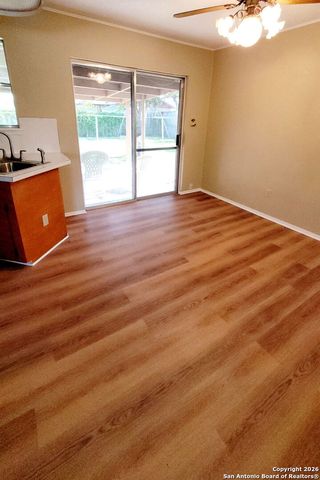 803 Avenue H, Sinton, TX 78387