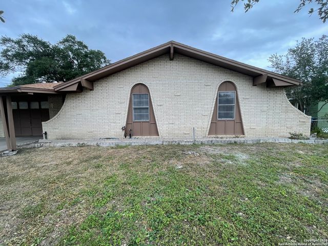 803 Avenue H, Sinton, TX 78387