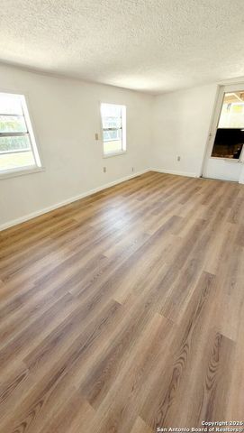 803 Avenue H, Sinton, TX 78387