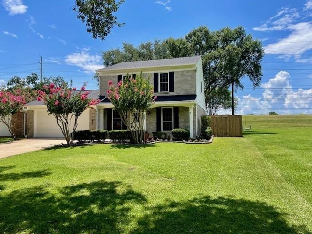 2718 Great Lakes Avenue, Sugar Land, TX 77479