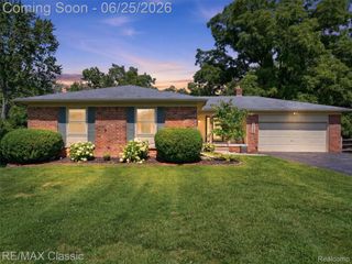 17236 Carol Street, Livonia, MI 48152