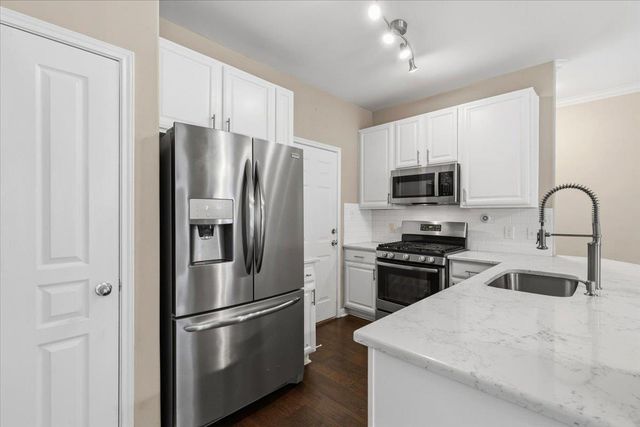 3300 Forest Creek DR 47, Round Rock, TX 78664