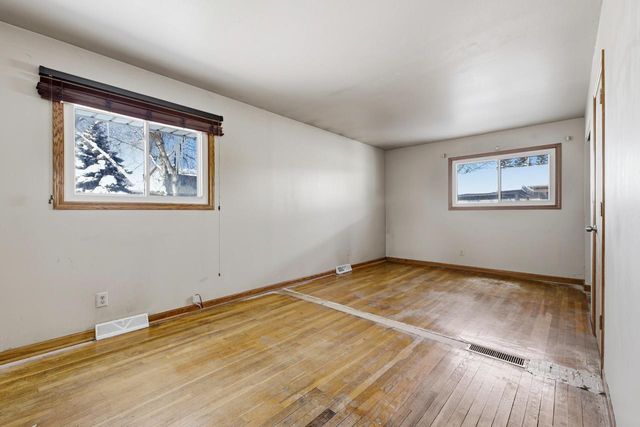 4339 S 49th STREET, Greenfield, WI 53220