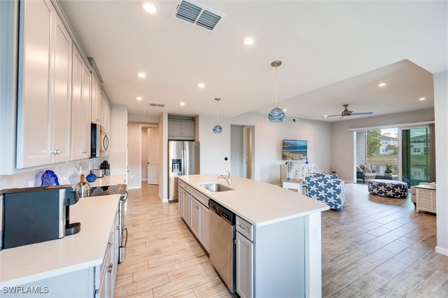 4607 Arboretum CIR 103, Naples, FL 34112