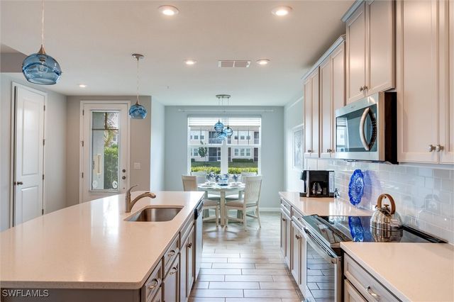 4607 Arboretum CIR 103, Naples, FL 34112