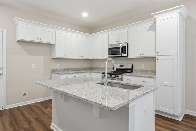 1300 Kentucky Street, Darien, GA 31305