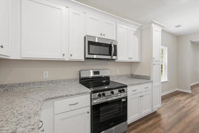 1300 Kentucky Street, Darien, GA 31305