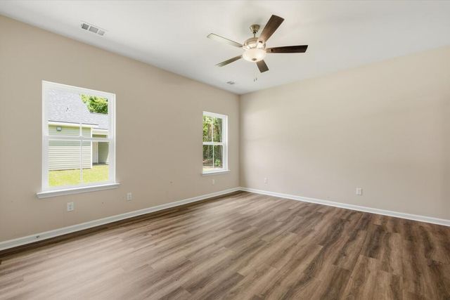 1300 Kentucky Street, Darien, GA 31305