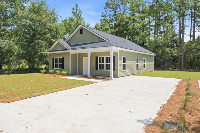 1300 Kentucky Street, Darien, GA 31305