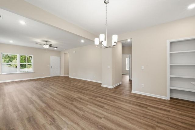 1300 Kentucky Street, Darien, GA 31305