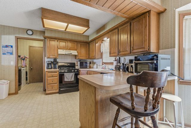 5743 N Charles St, Wichita, KS 67204